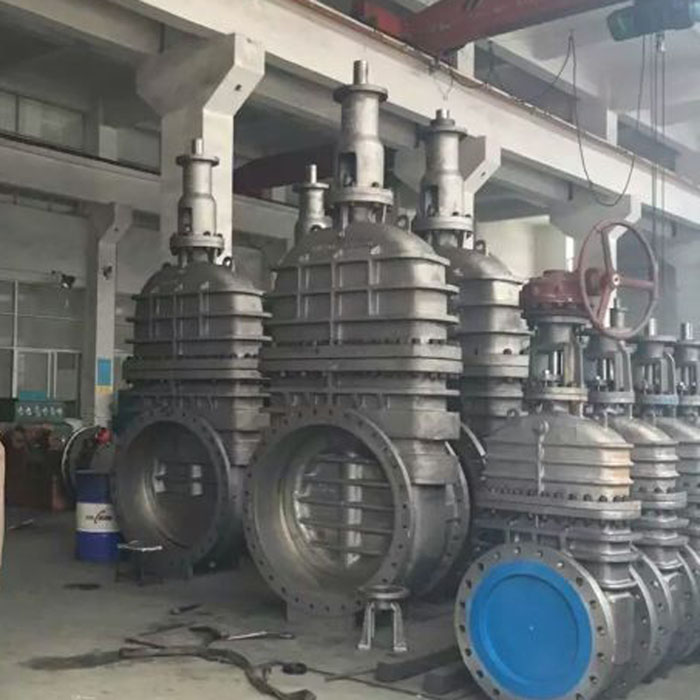 Large diameter OS&Y gate valve with bevel worm operation tested API 598
